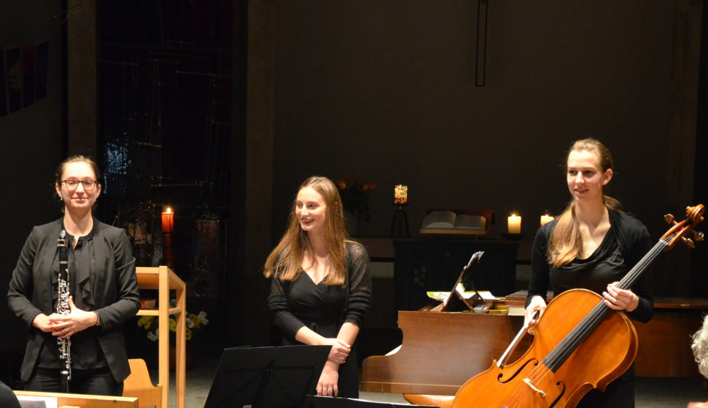 v. li. Daniela Kohler, Rebeka Stojkoska, Debora Preuß